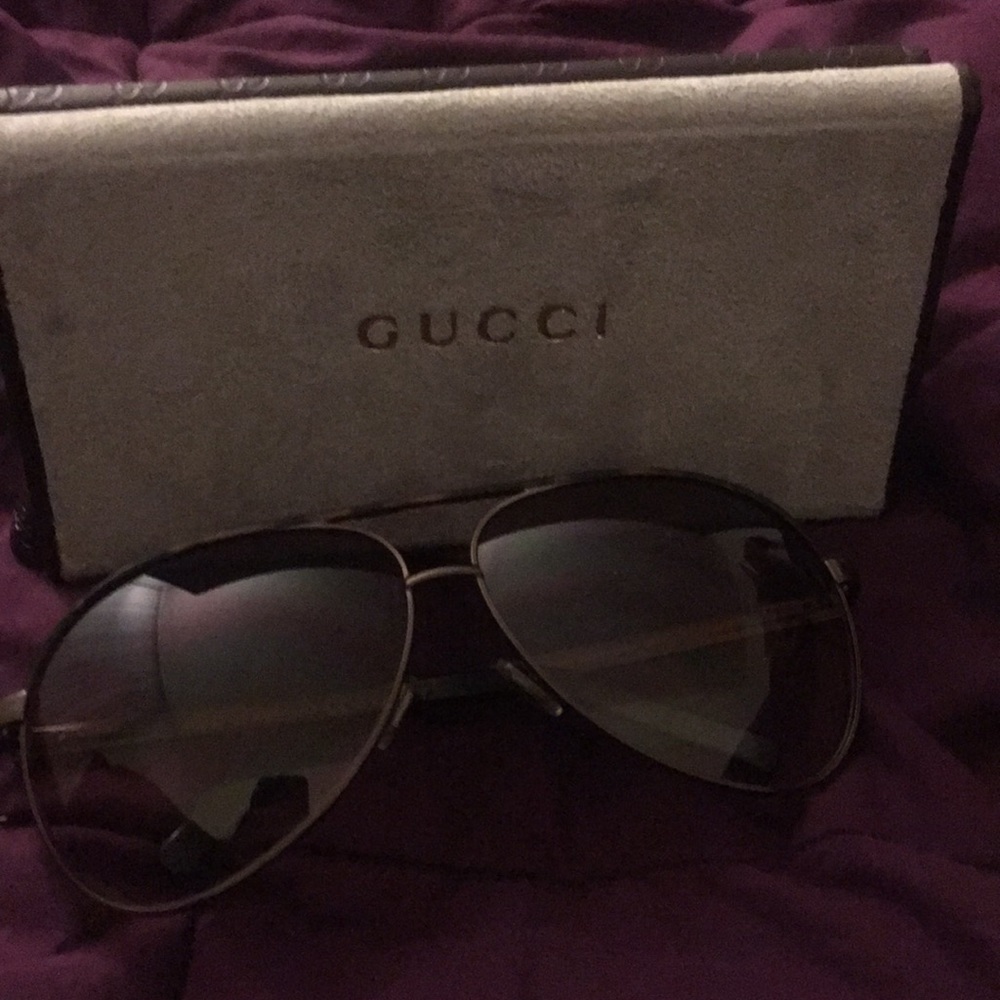 Gucci sunglass